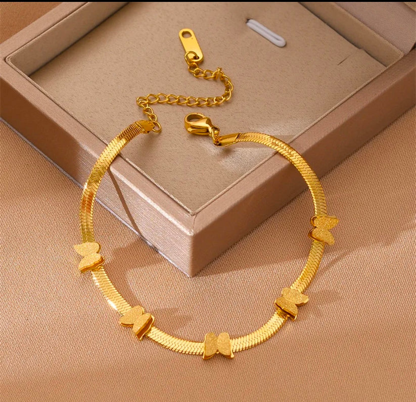 Elegant Butterfly Charm Bracelet-4